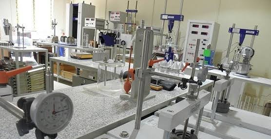 آزمایشگاه مکانیک خاک