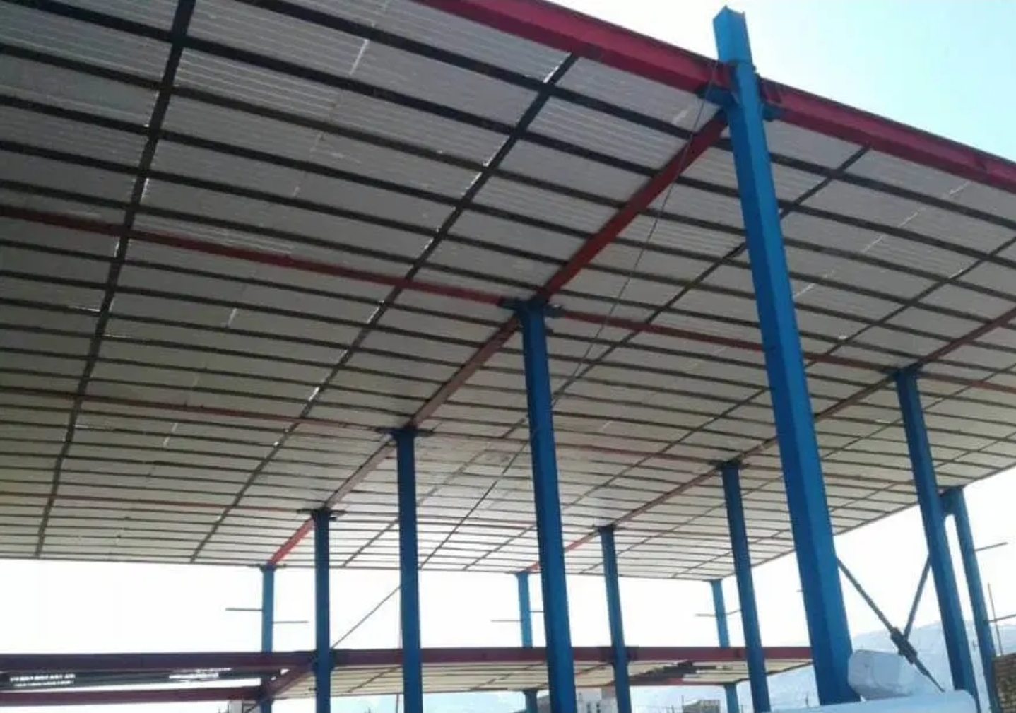 آرماتور بندی بتن ریزی استخر اسکلت فلزی پی سوله